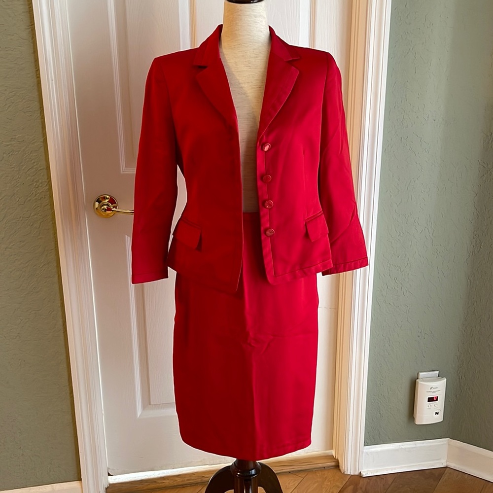Féraud Red Pencil Skirt Suit with red and white zebra lining. Stunning!
